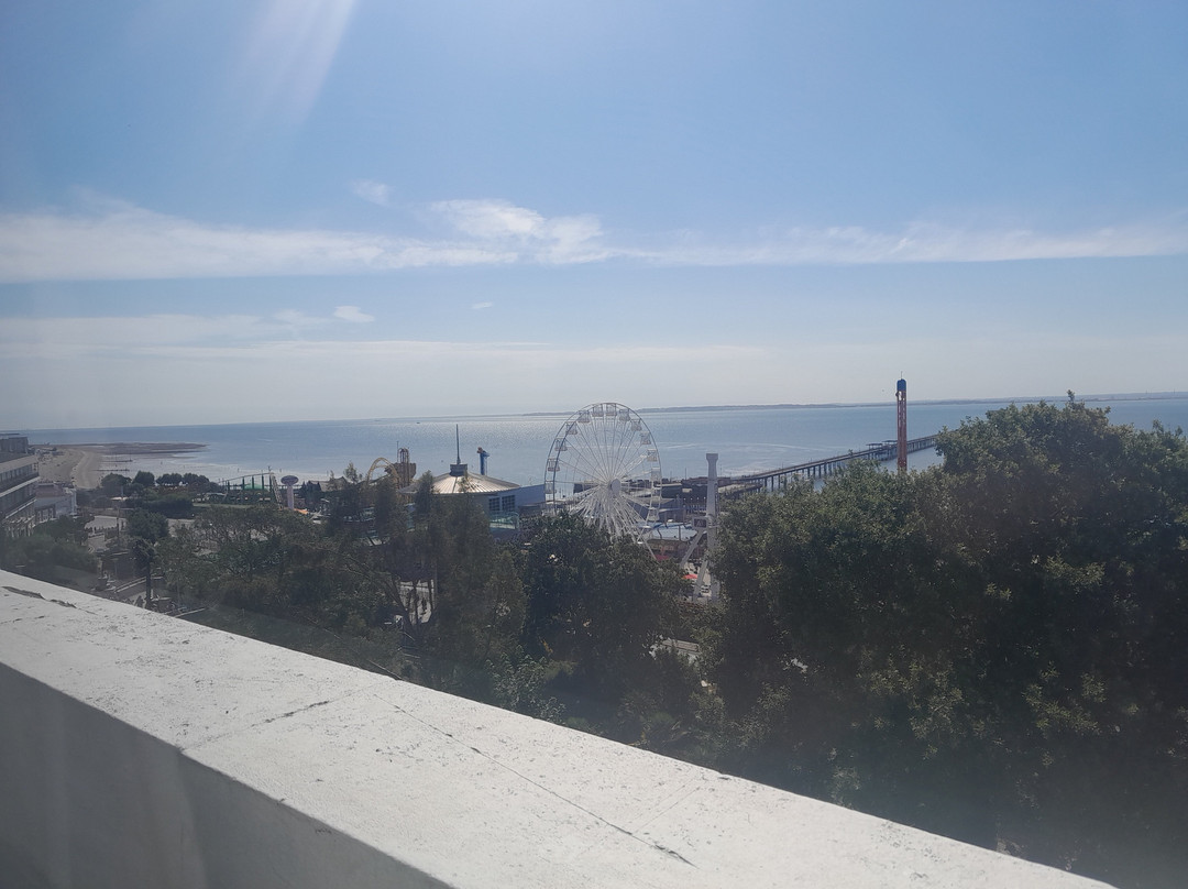 码头美景酒店主图