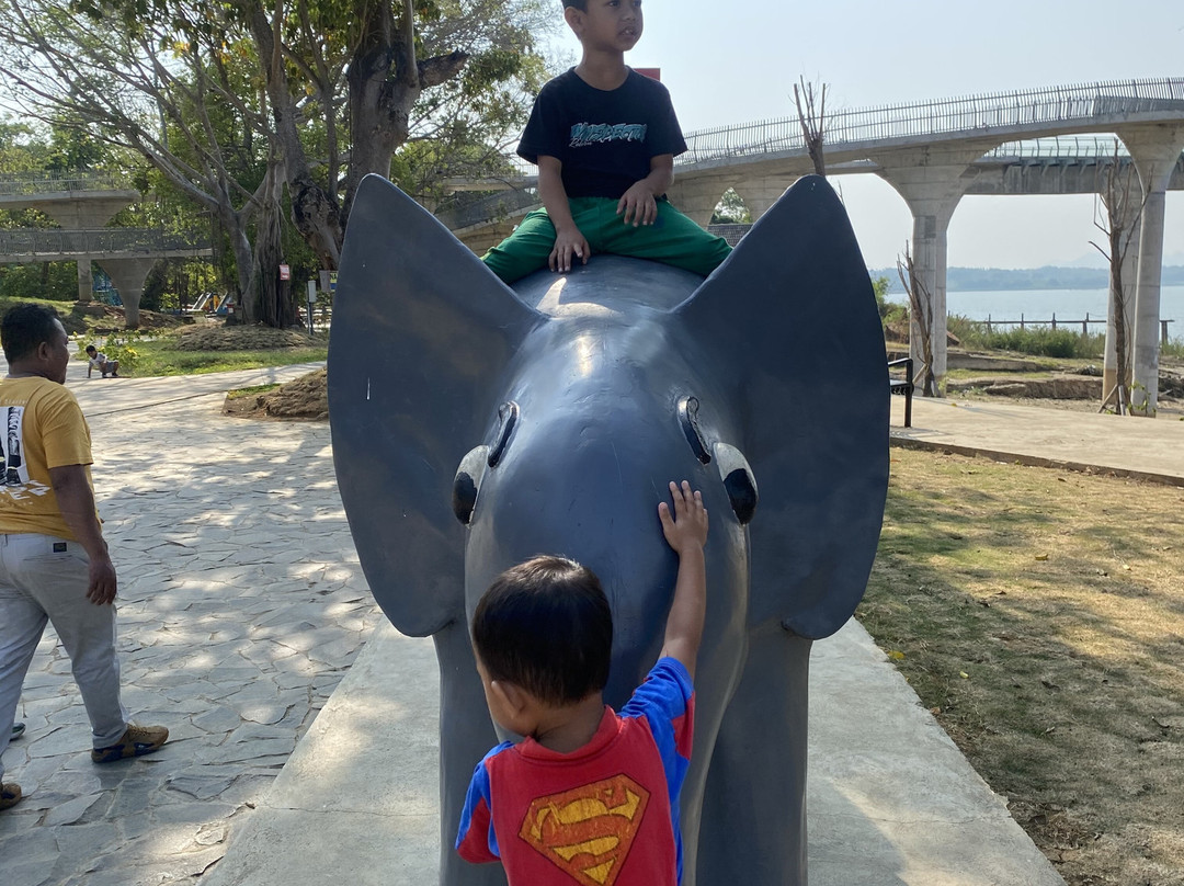 Gajah Mungkur Reservoir景点图片