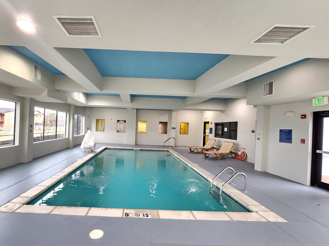 Days Inn & Suites by Wyndham Russellville主图