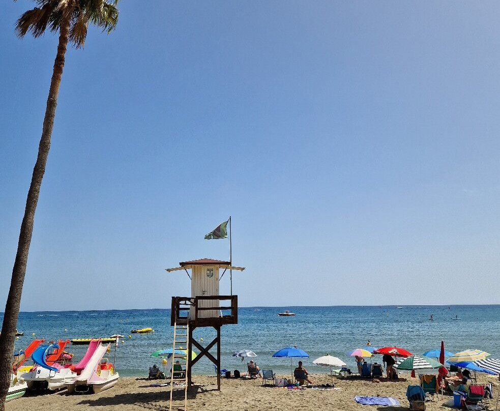 Playa de la Carihuela-托雷莫里诺斯必去景点