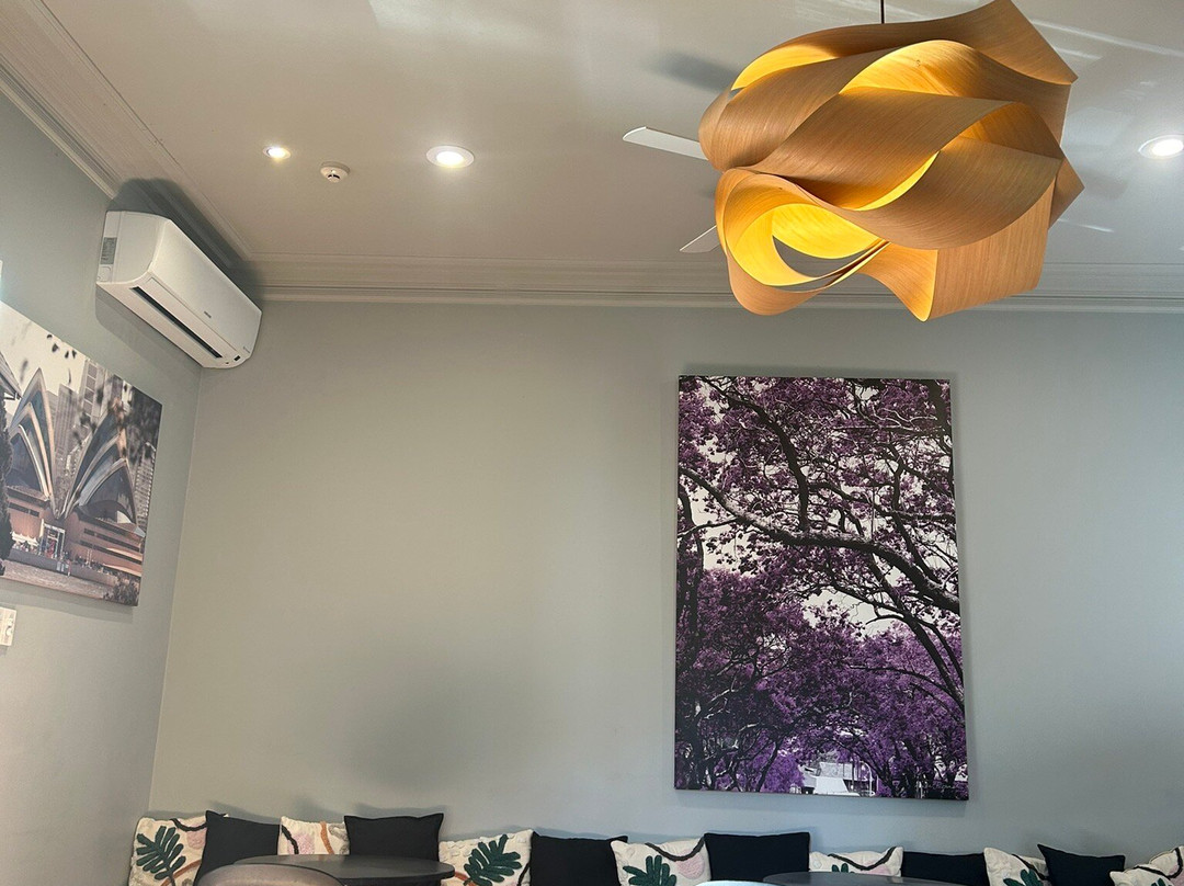 格兰费里旅社主图