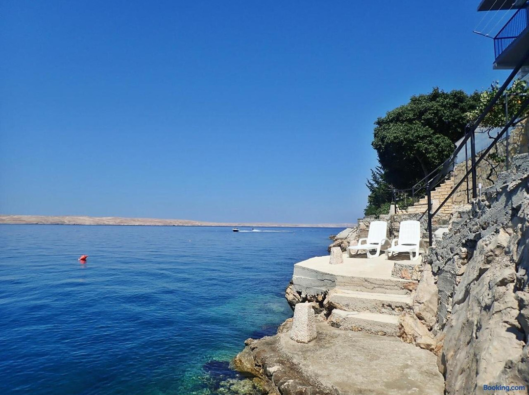 Apartments Liliy on the Sea