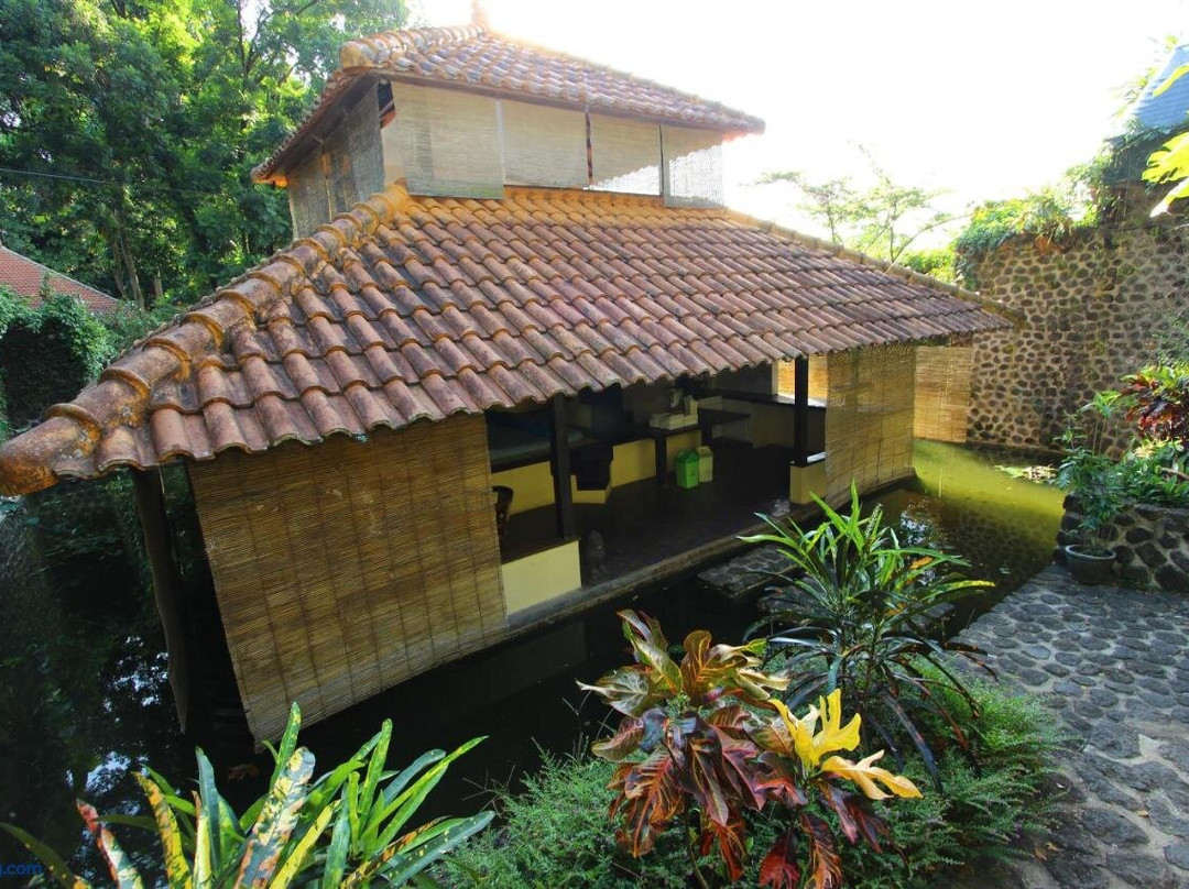 赛罗林曼生态小屋酒店