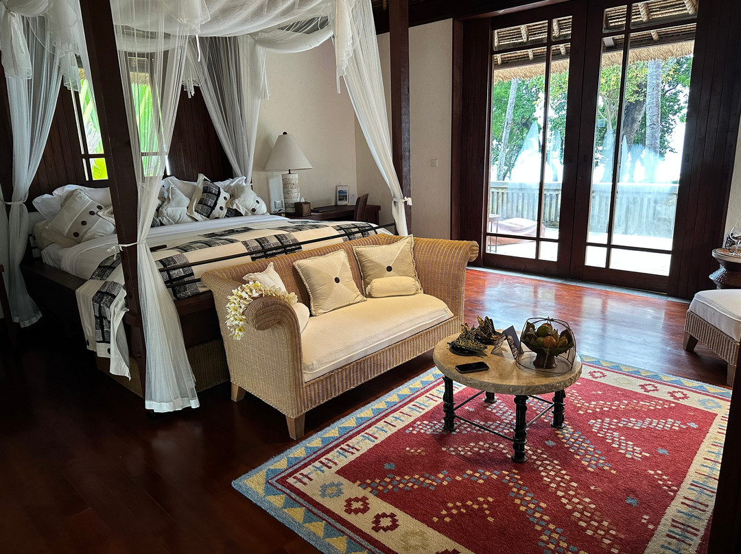 欧贝罗伊酒店主图