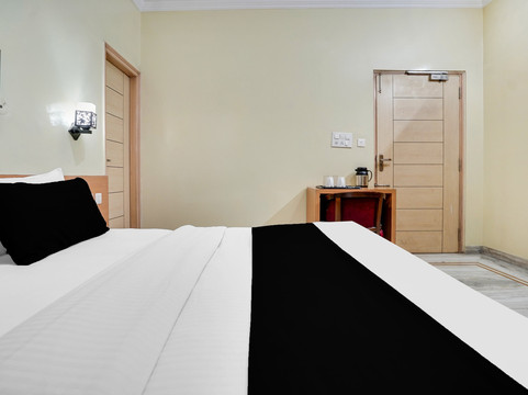 Townhouse Oak Durgapura Railway Junction