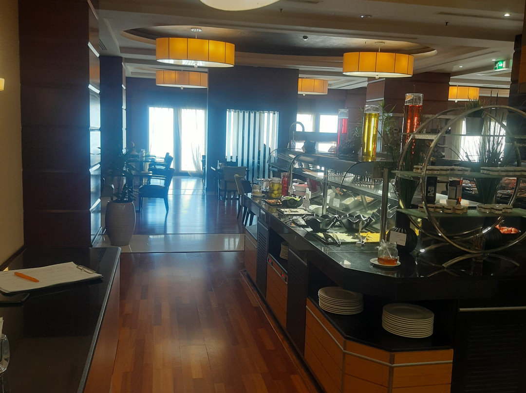 阿尔科巴尔皇冠假日酒店主图