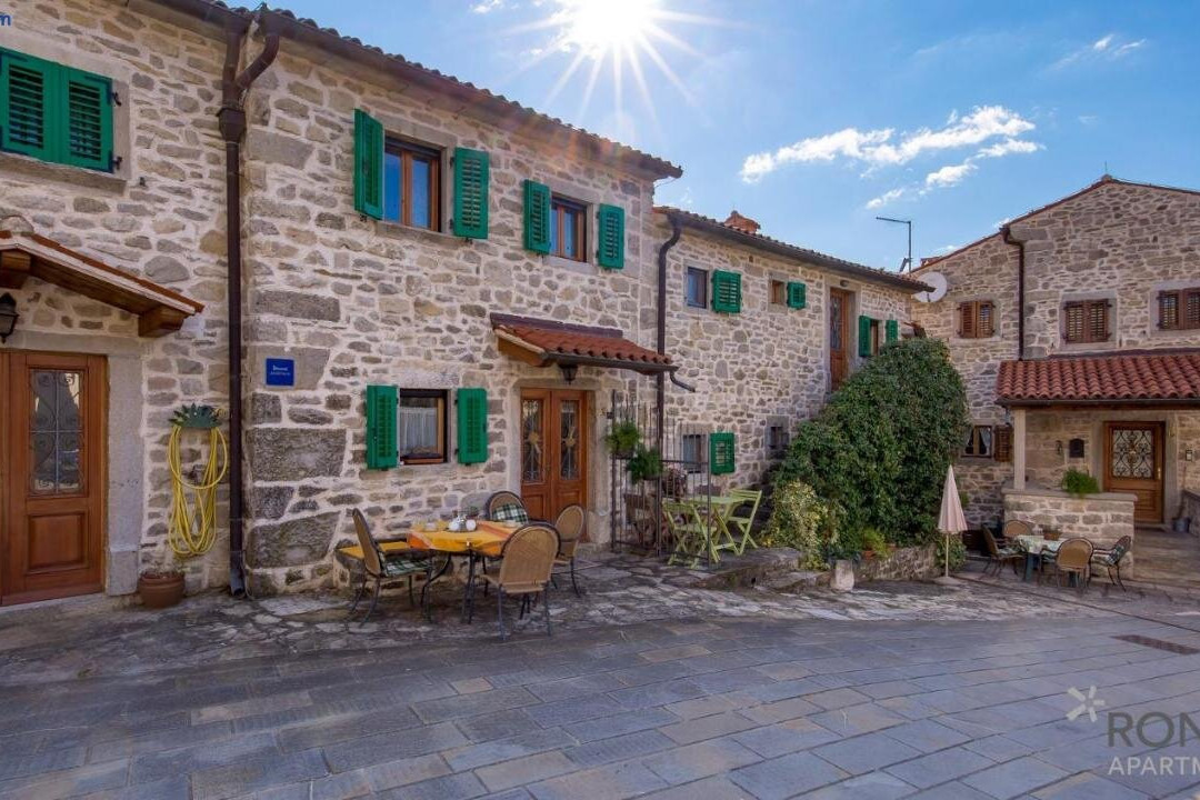 Rona Stone House Apartments Janja
