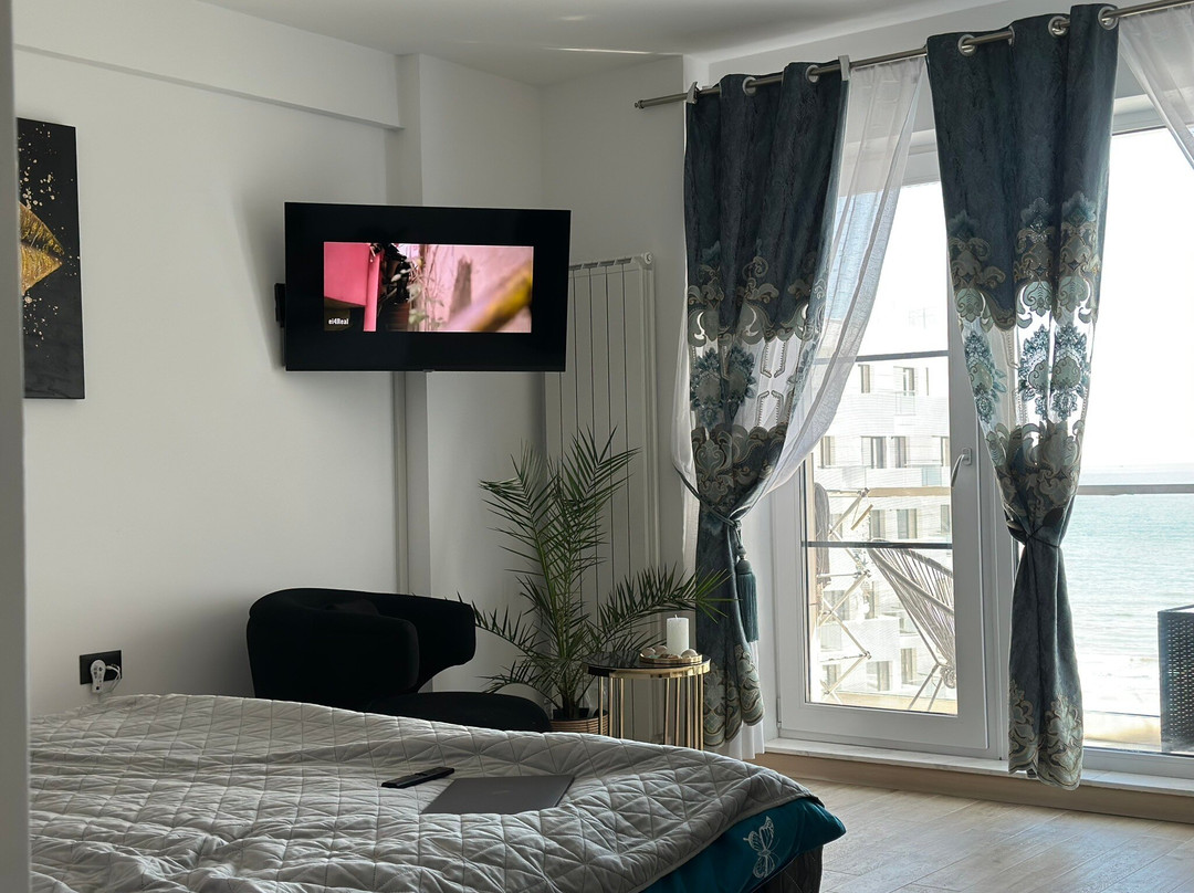 Alezzi Infinity Aparthotel & Spa