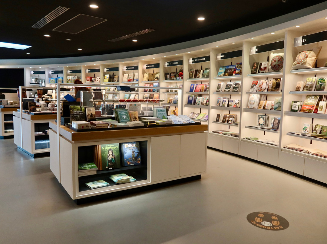 Maison des Mégalithes-卡纳克必去景点