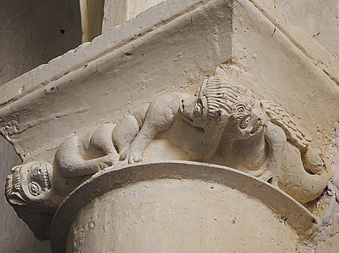 Eglise Saint-André-Blanzay sur Boutonne必去景点
