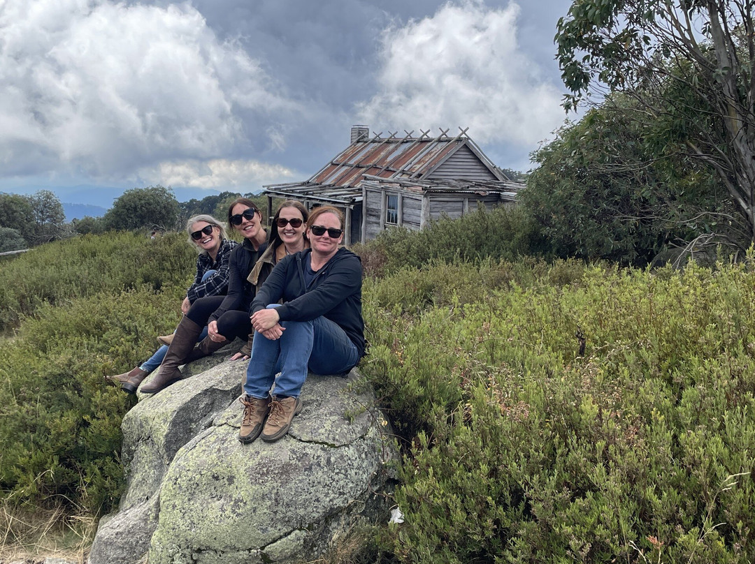 Hidden Trails by Horseback-Tolmie必去景点