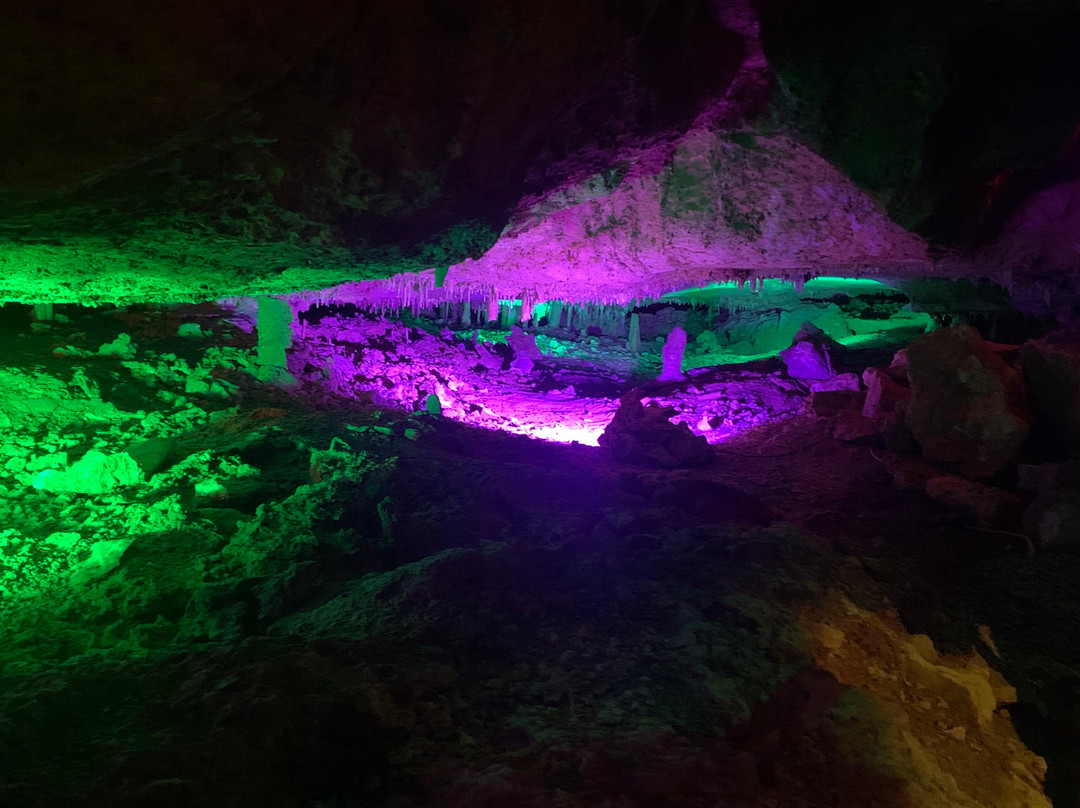 Coral Caverns景点图片