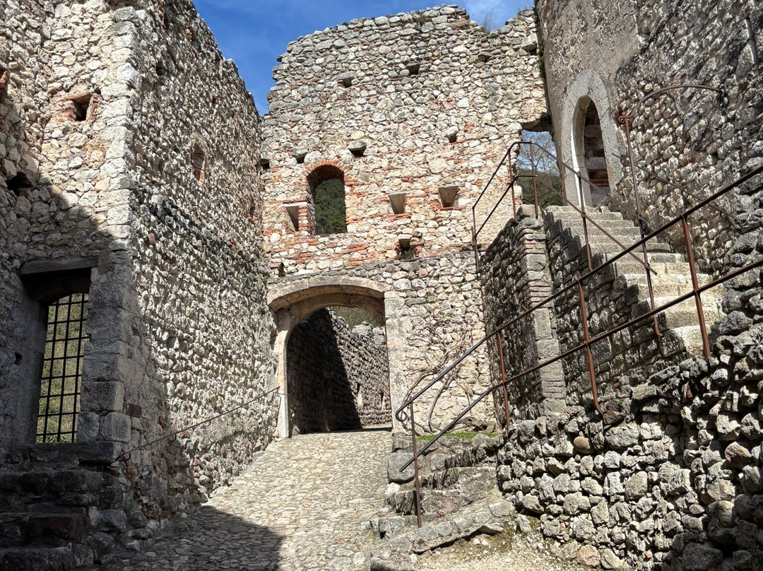 FAI - Castello Di Avio景点图片