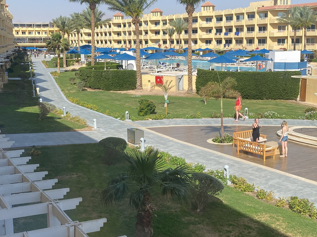 Amwaj Beach Club Abu Soma Resort主图