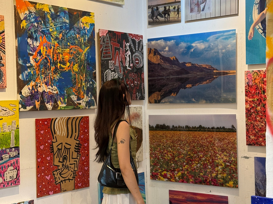 Under 1000 Art Gallery景点图片