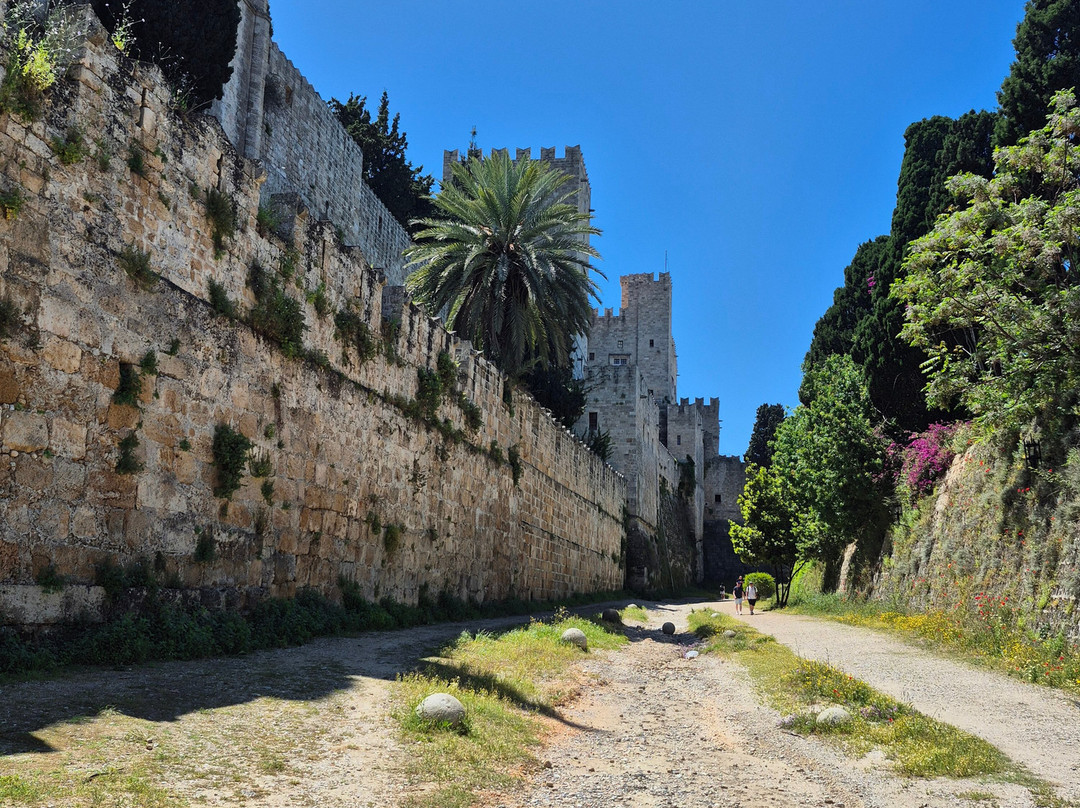 The Medieval Moat-罗德城必去景点