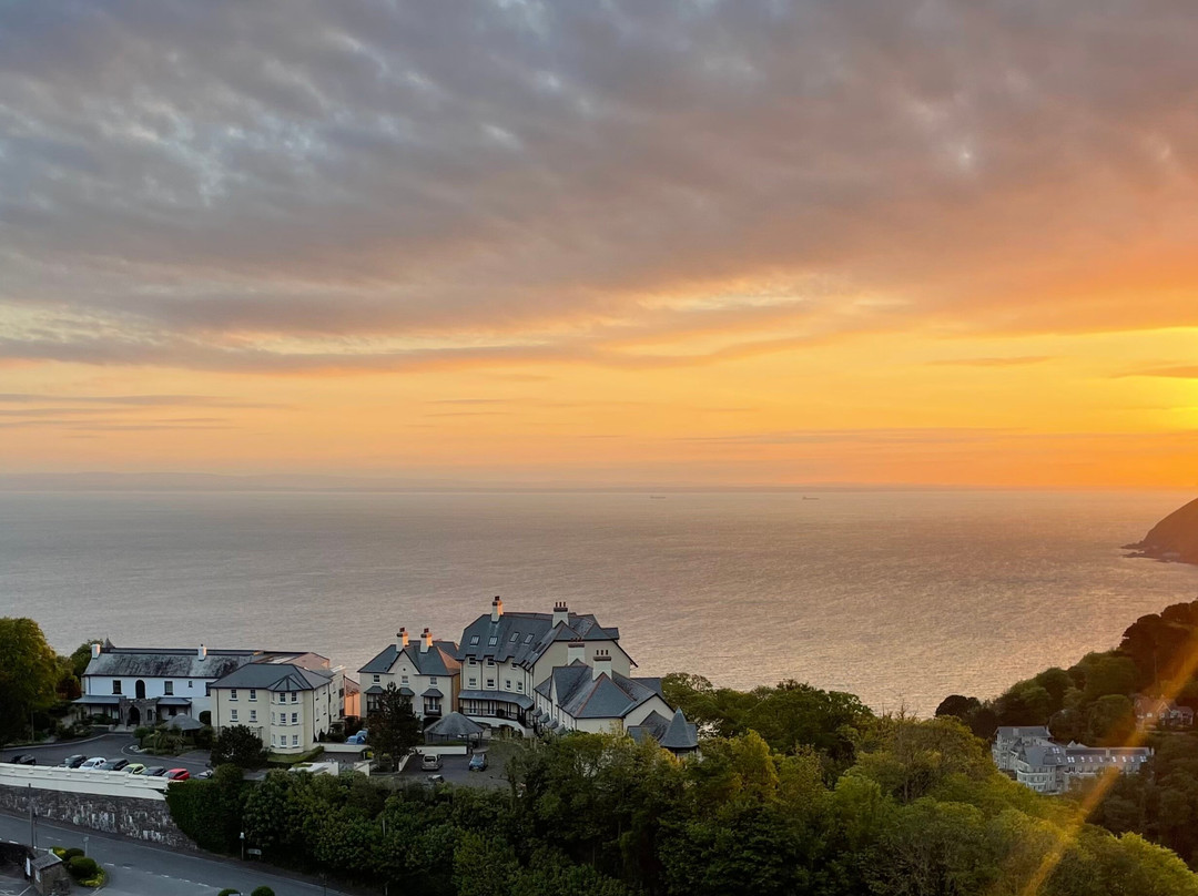 Highcliffe House主图