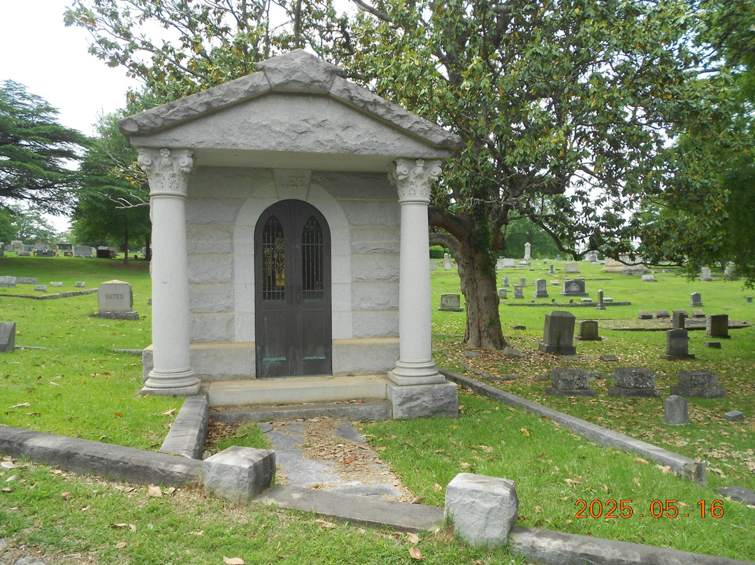Oakwood Cemetary景点图片