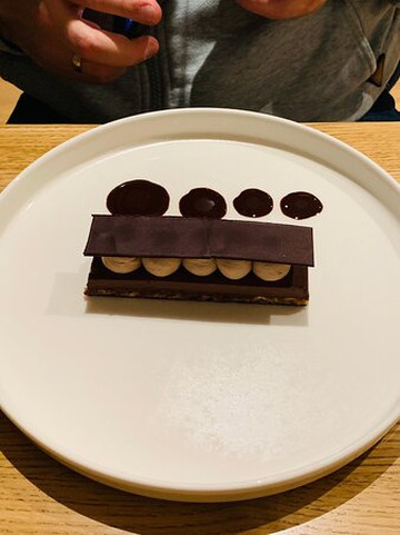 巴黎共和IHG皇冠假日酒店主图