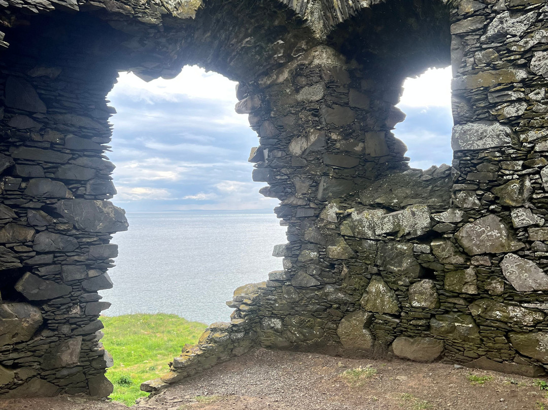 Dunskey Castle景点图片
