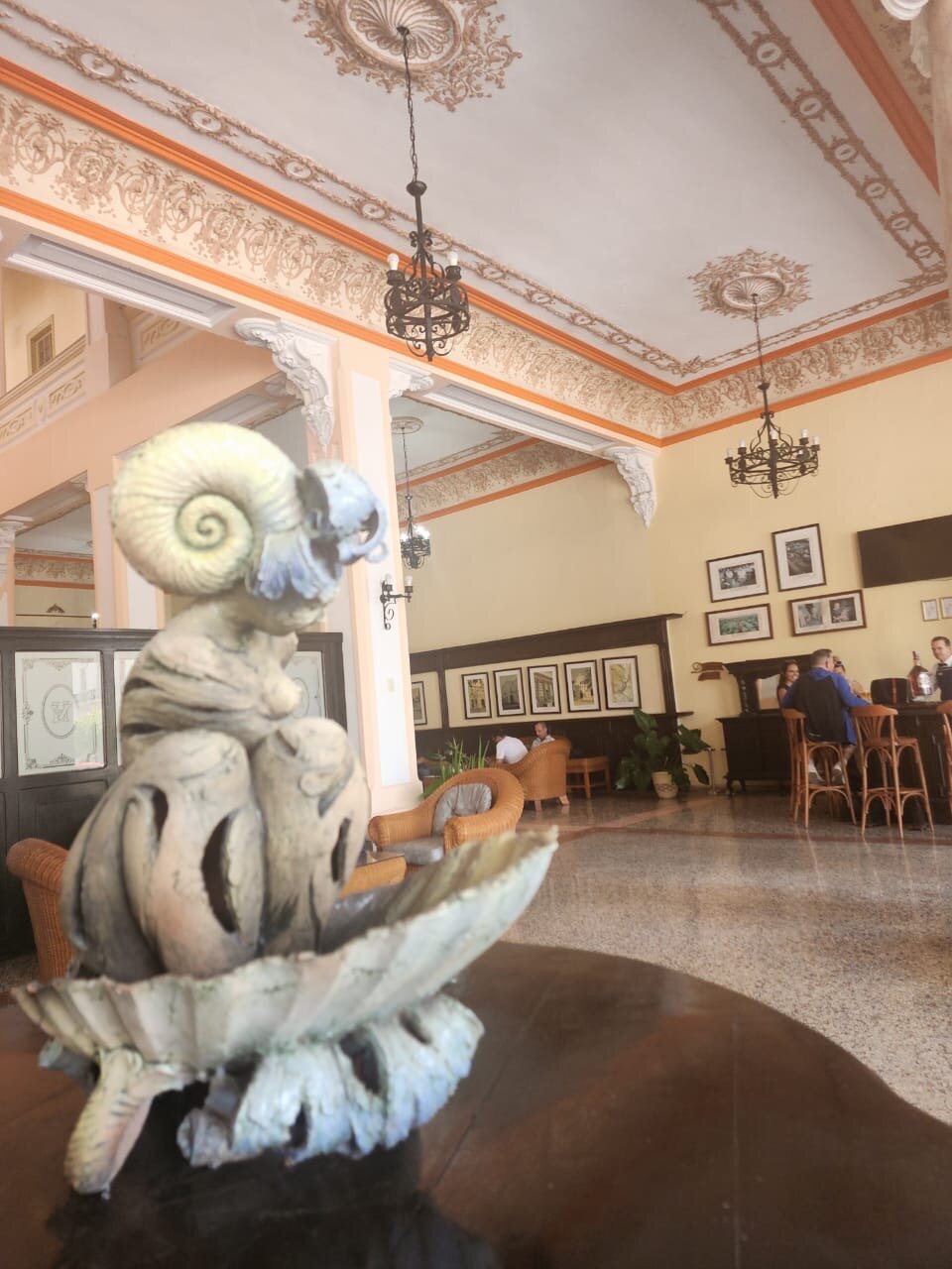 Hoteles E Velasco Louvre-官方