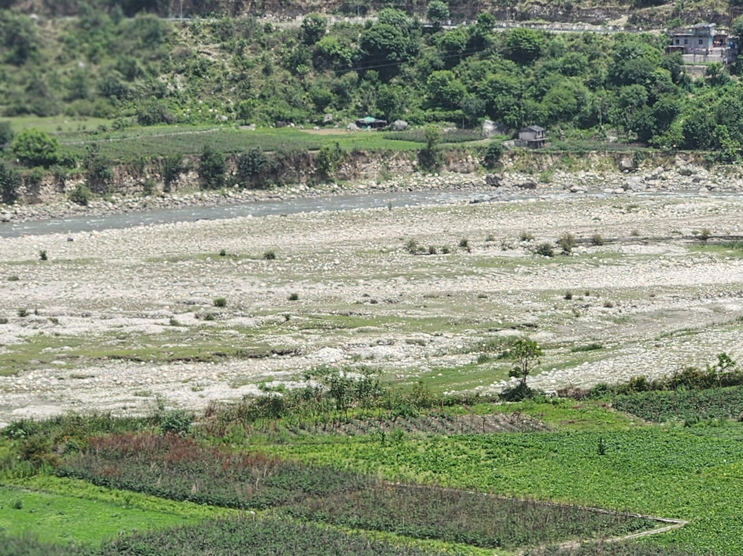 Budher Caves景点图片