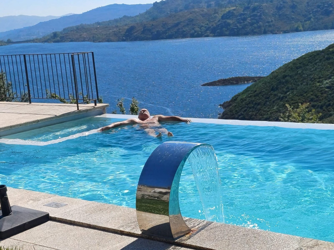 Pitoes das Junias酒店住宿-Casa Albelo Do Geres