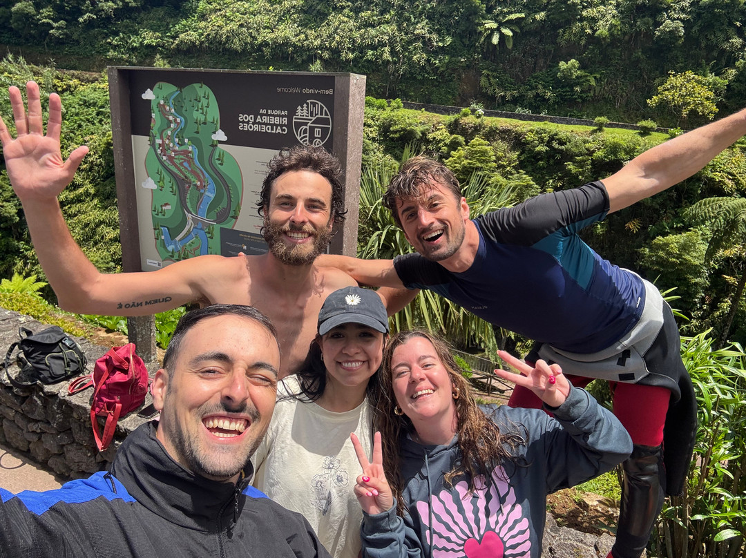 São Miguel: Experiência de Canyoning na Ribeira dos Caldeirões景点图片
