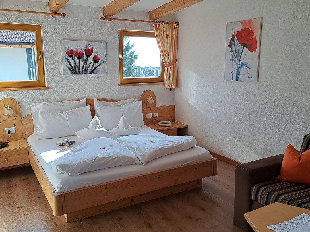 菲雷奥普酒店主图