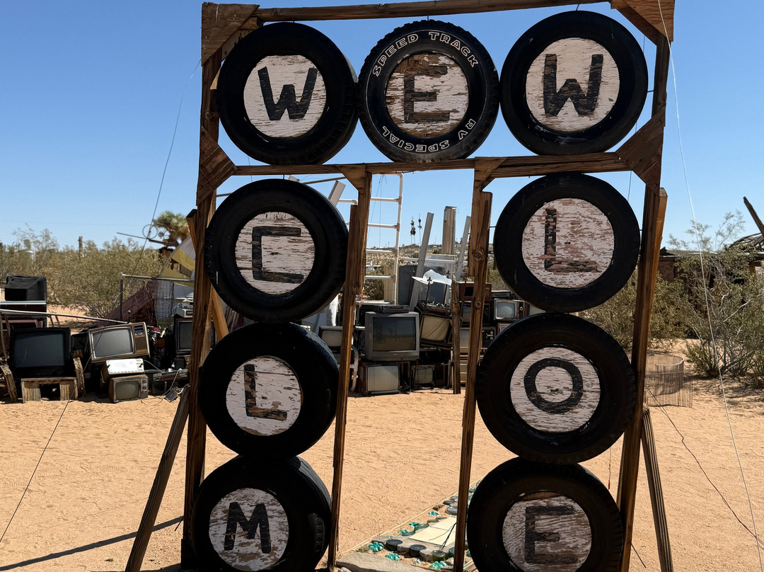Noah Purifoy Desert Art Museum-约书亚树必去景点