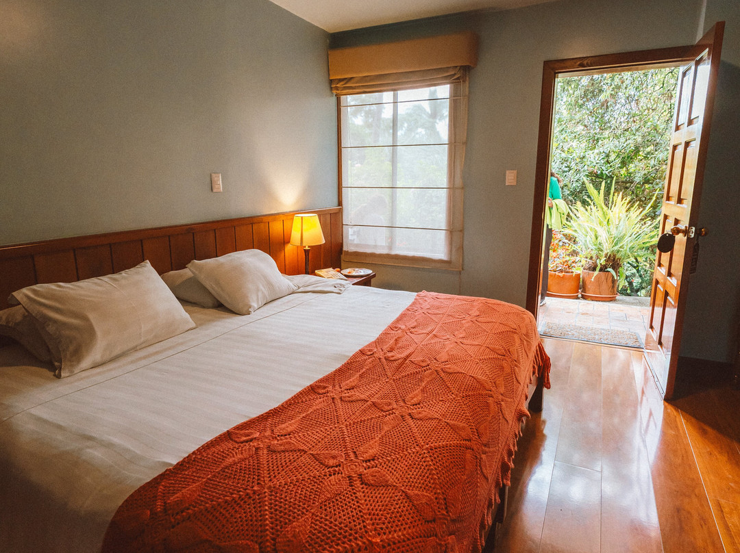 维多利亚酒店主图