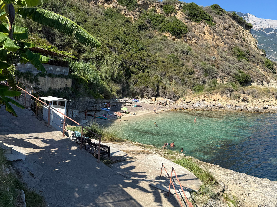 Agios Thomas Beach-Karavados必去景点