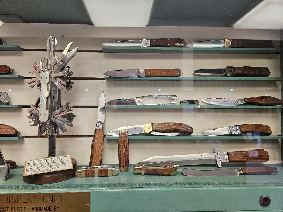 Grohmann Knives Factory Outlet-Pictou必去景点