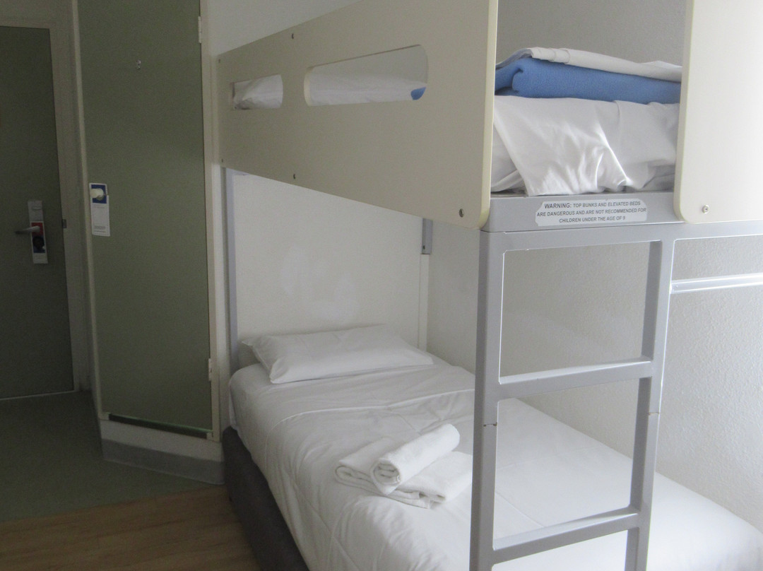 宜必思快捷堪培拉酒店主图