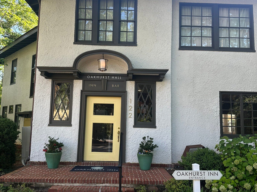 奥克赫斯特酒店主图