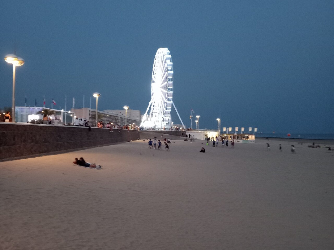 La Plage de Saint-Jean-de-Monts-圣热昂德蒙特必去景点