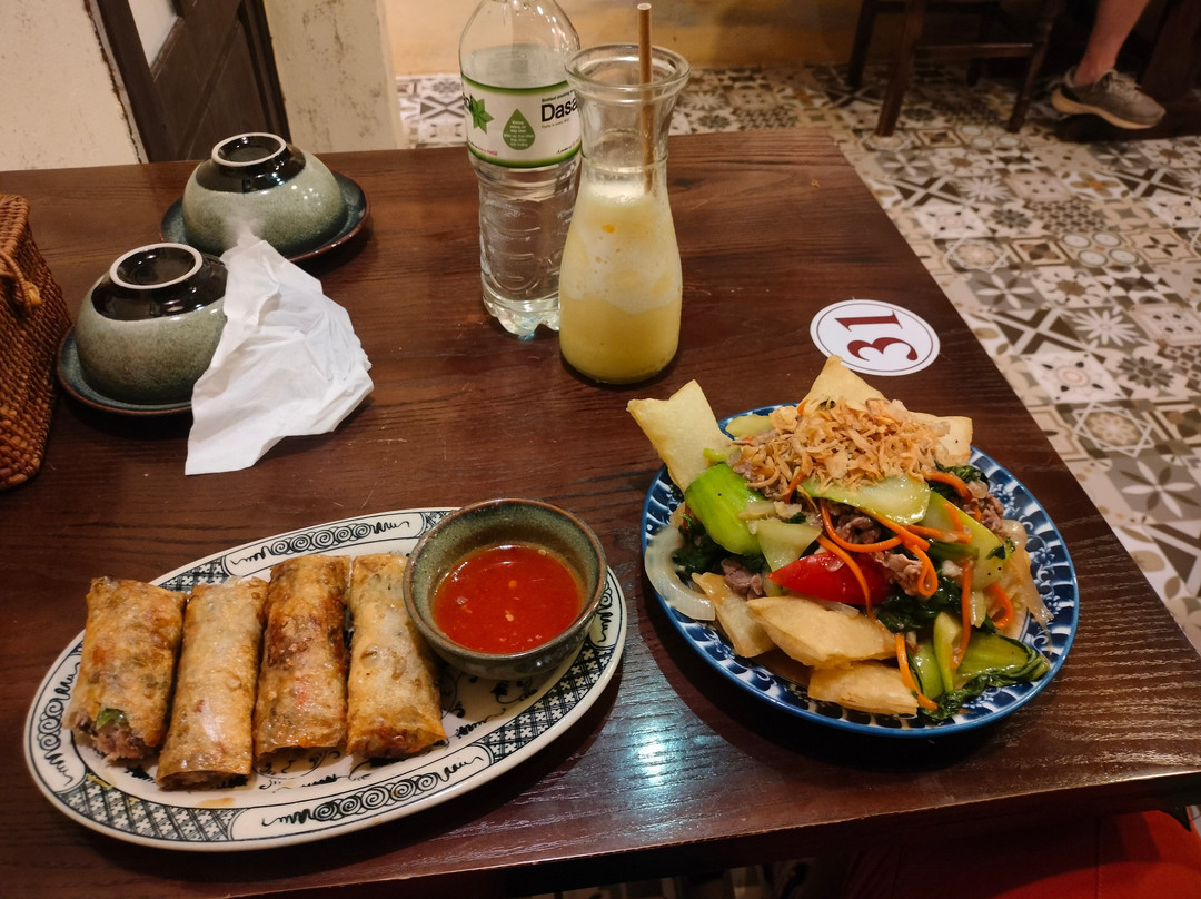 Mẹt Vietnamese Restaurant & Vegetarian Met 4