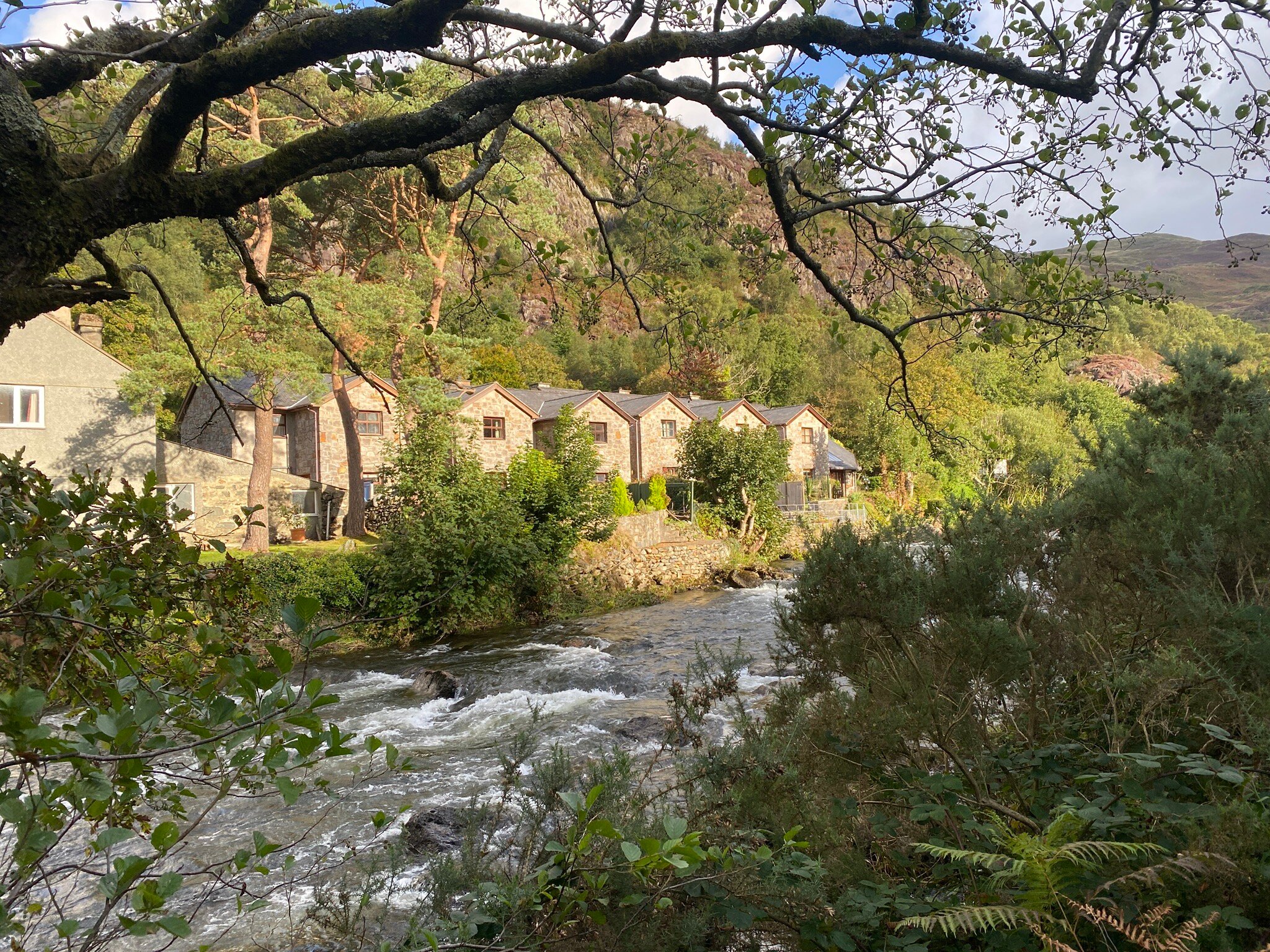 Ty Afon - River House-官方