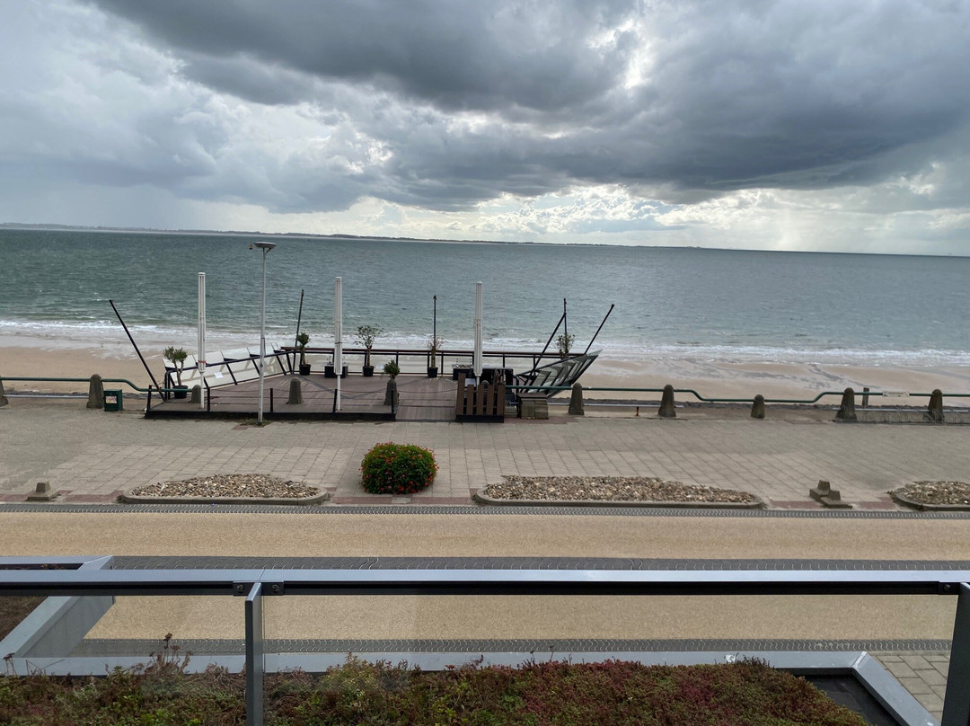 Beachfront Boutiquehotel主图