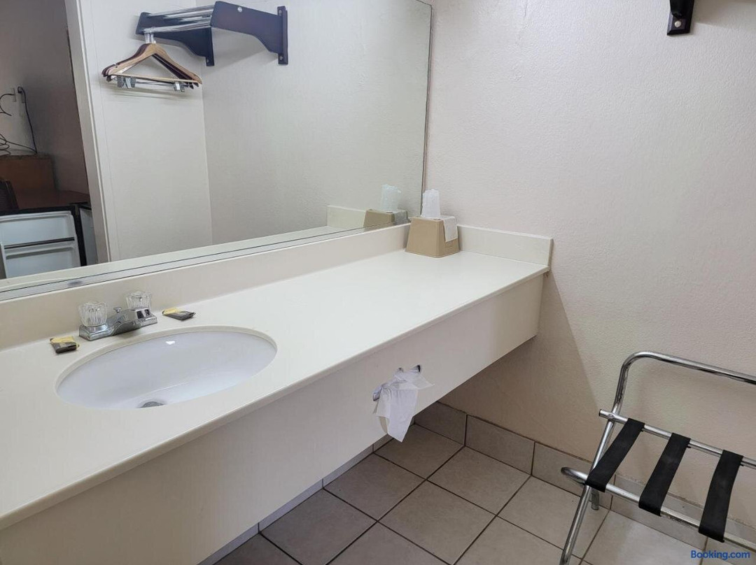 Studio 9 Inn & Suites