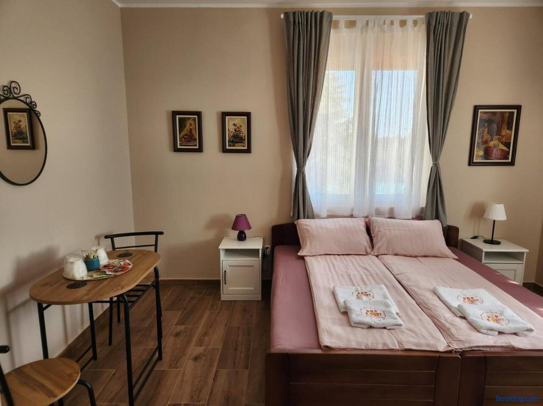 Roomsapartments Popcourt