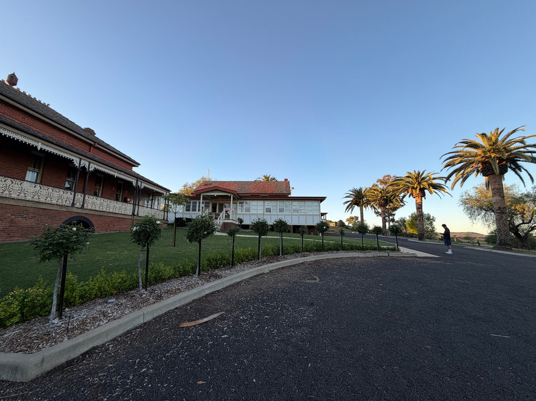 Hermitage Hill主图