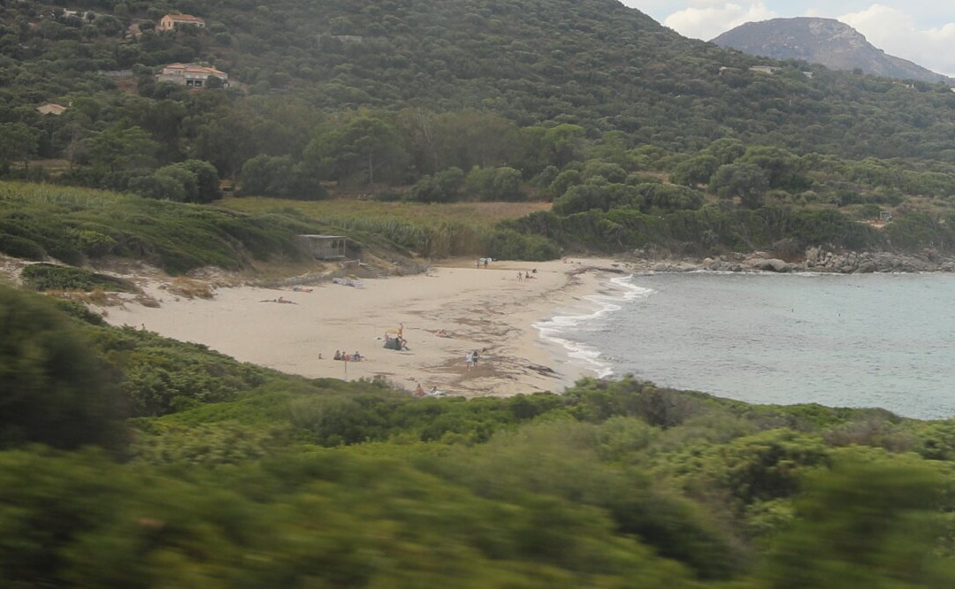 Plage de Bodri-Corbara必去景点