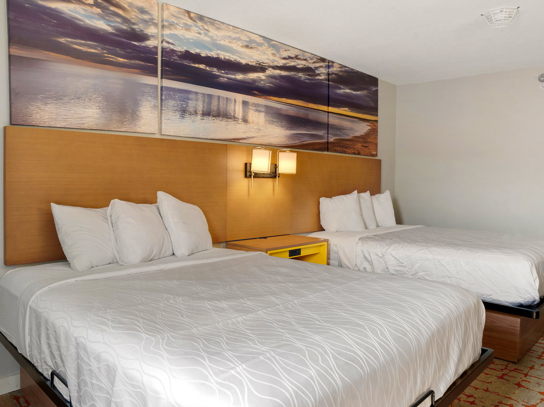 Days Inn by Wyndham Omaha/West Dodge主图