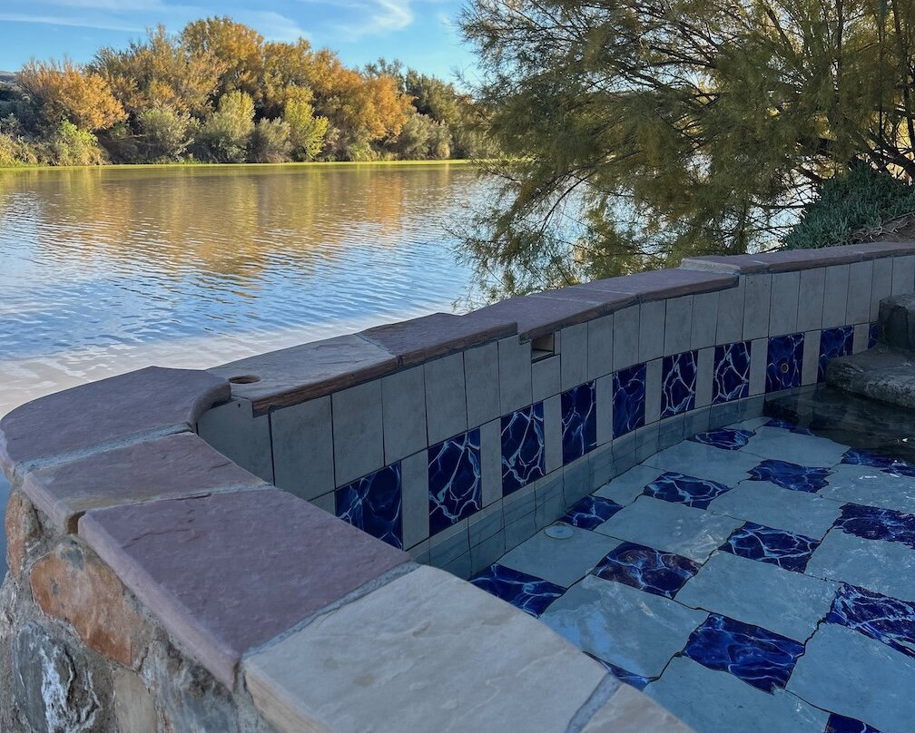 Fire Water Lodge主图