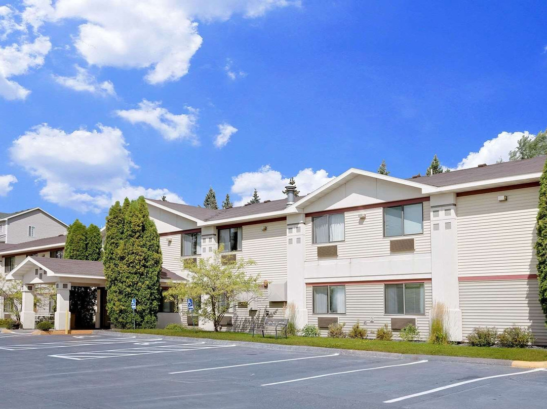 Carlton酒店住宿-Super 8 by Wyndham Cloquet