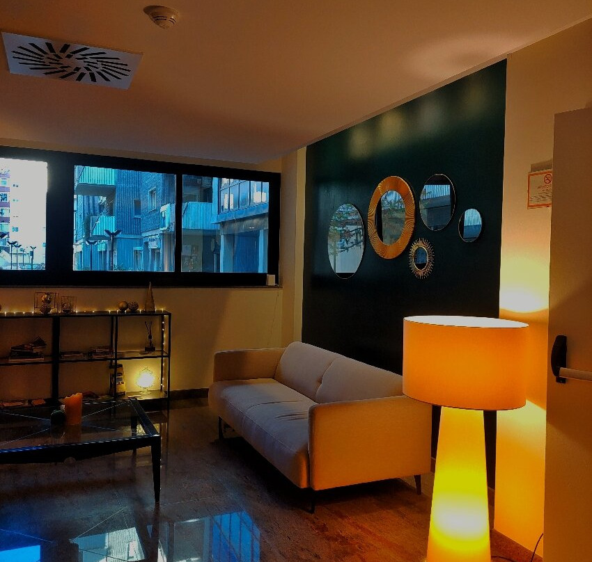 水晶宫殿酒店主图