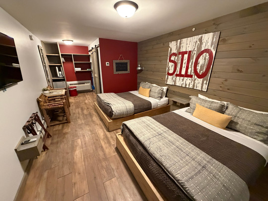 The Warren Lodge主图