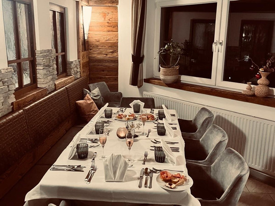 阿尔平戈珍酒店主图