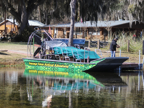 Swamp Fever Airboat Adventures-Lake Panasoffkee必去景点